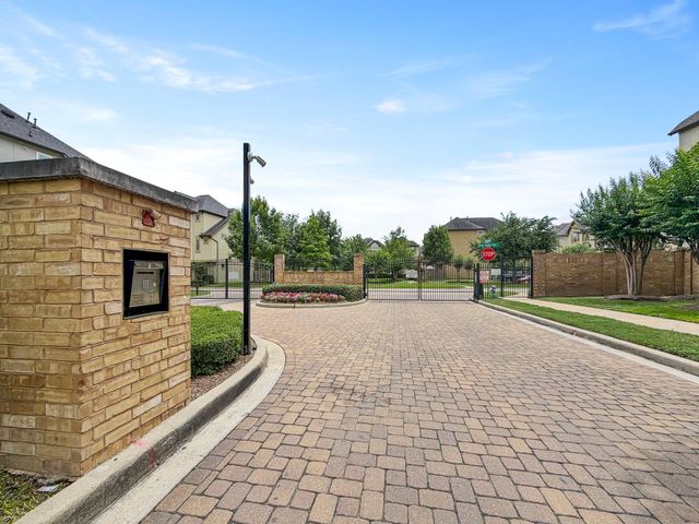 10206 Spring Shadows Park Circle, Houston, TX 77080