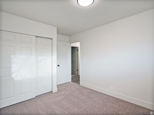 5229 S KINGSWOOD DR, Taylorsville, UT 84129