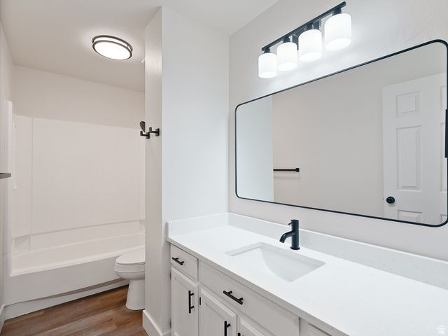 5229 S KINGSWOOD DR, Taylorsville, UT 84129