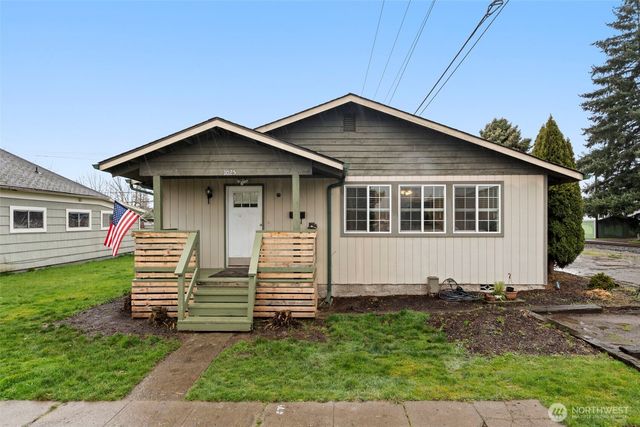 1025 E St, Centralia, WA 98531