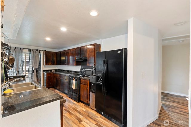 1025 E St, Centralia, WA 98531