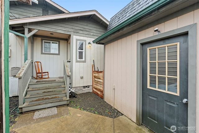 1025 E St, Centralia, WA 98531