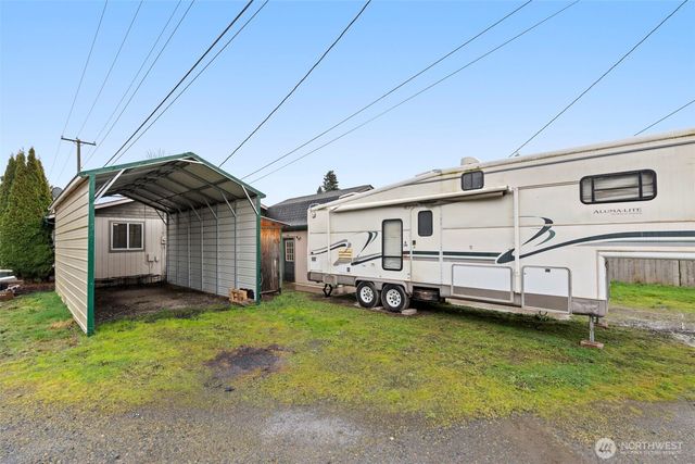 1025 E St, Centralia, WA 98531