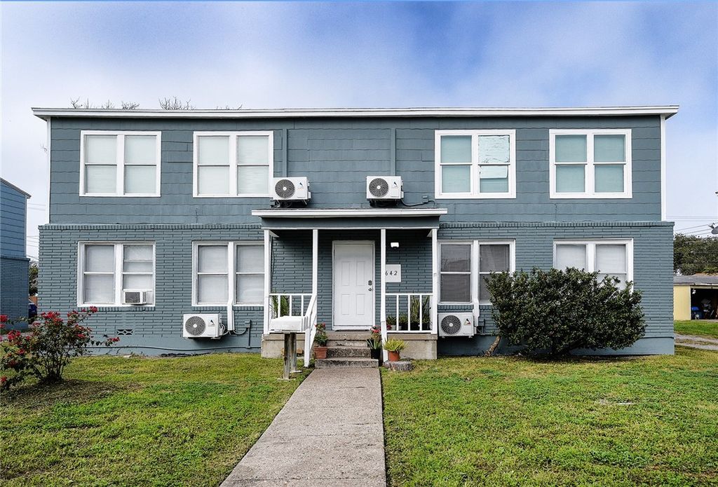 642 Robinson St, Corpus Christi, TX 78404 — exterior