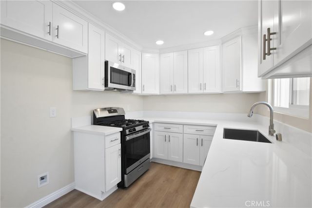 1683 Lark, Corona, CA 92882