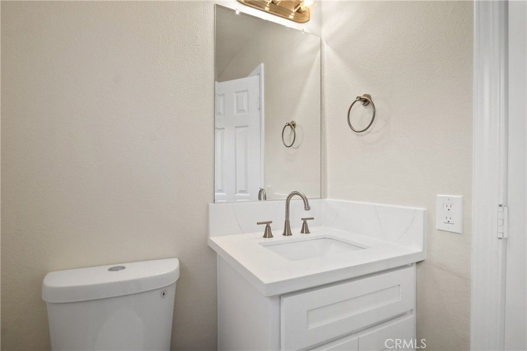 Image 17 of property listing at 1683 Lark, Corona, CA 92882