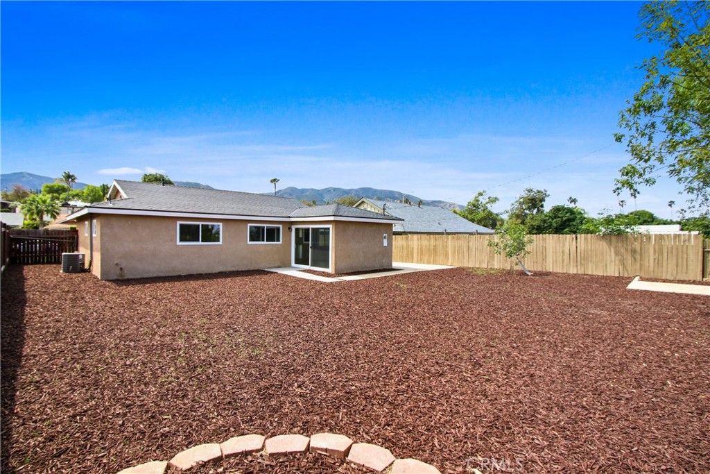 Image 20 of property listing at 1683 Lark, Corona, CA 92882
