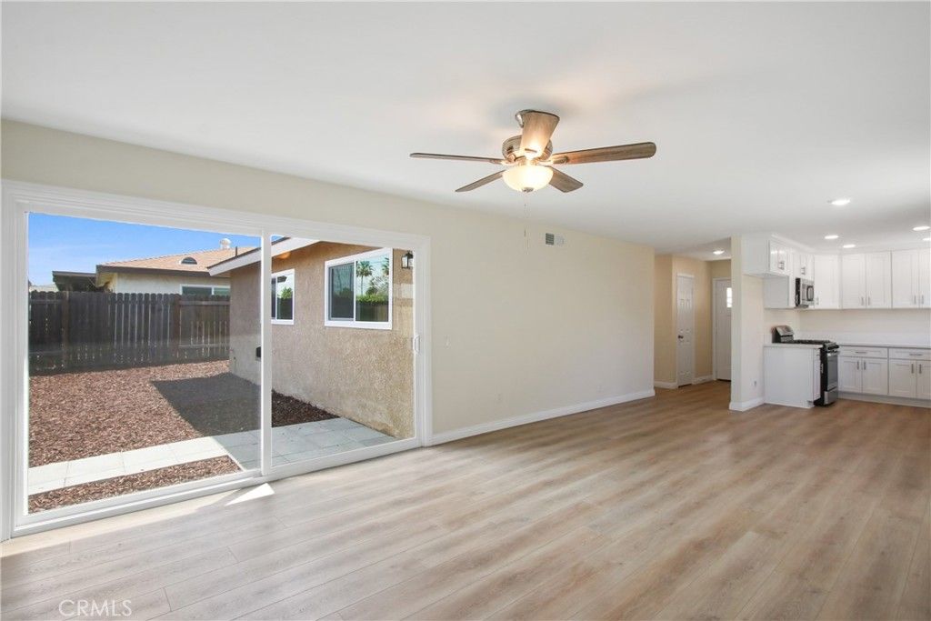 Image 4 of property listing at 1683 Lark, Corona, CA 92882