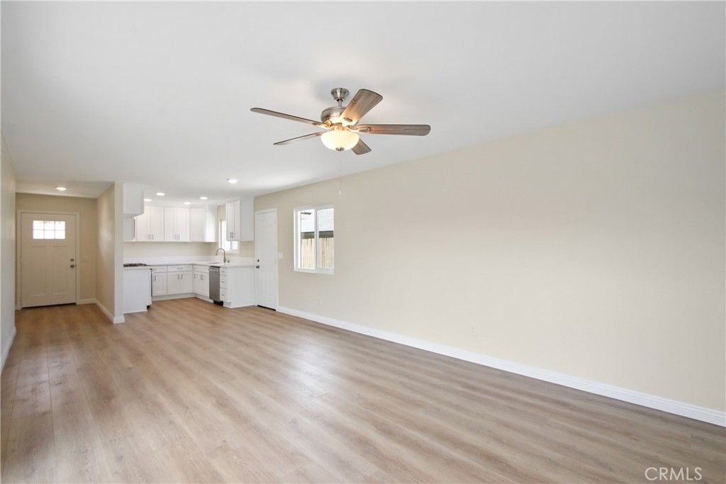 Image 5 of property listing at 1683 Lark, Corona, CA 92882