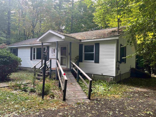 4 Old Town Road, Tuftonboro, NH 03816