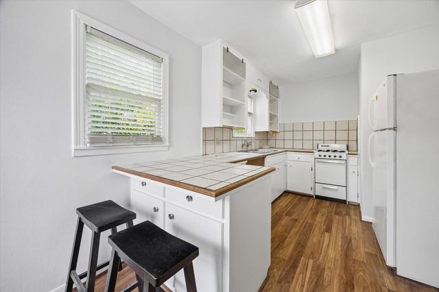 123 Parkview Street, Houston, TX 77009