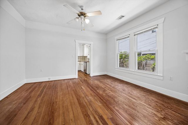 123 Parkview Street, Houston, TX 77009