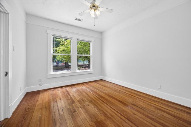 123 Parkview Street, Houston, TX 77009