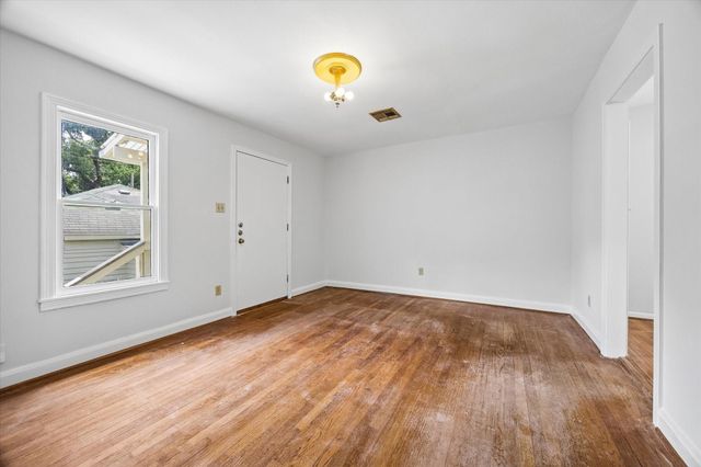 123 Parkview Street, Houston, TX 77009