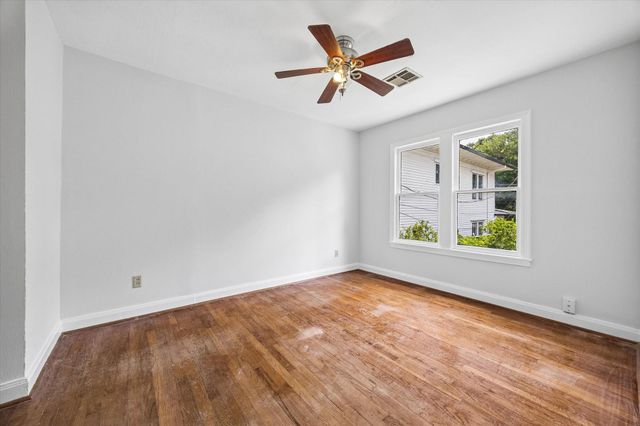 123 Parkview Street, Houston, TX 77009