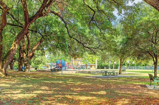 123 Parkview Street, Houston, TX 77009