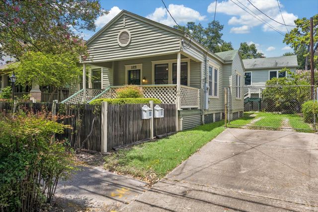 123 Parkview Street, Houston, TX 77009