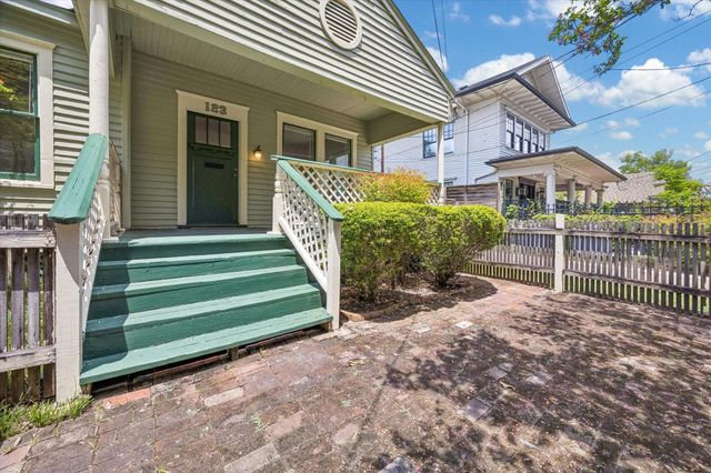 123 Parkview Street, Houston, TX 77009