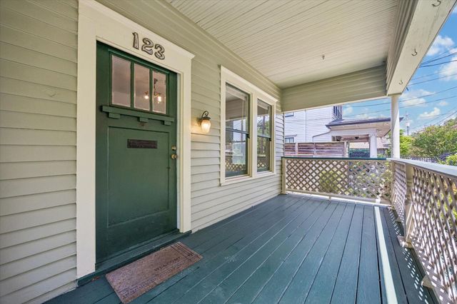 123 Parkview Street, Houston, TX 77009