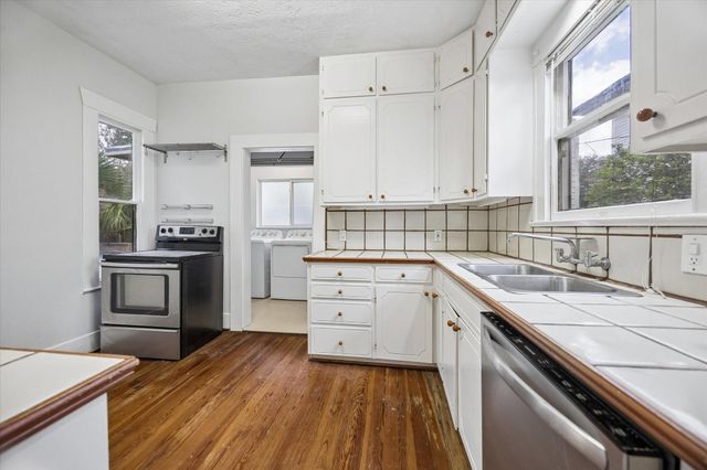 123 Parkview Street, Houston, TX 77009