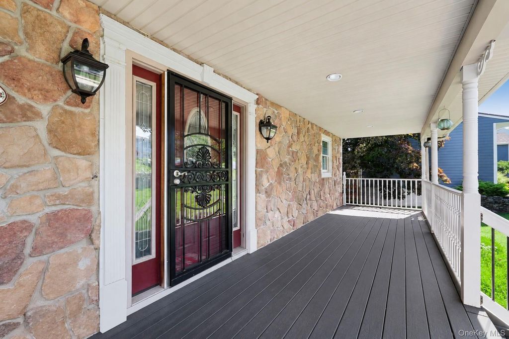27 Walton Terrace, Monroe, NY 10950 — photo 4