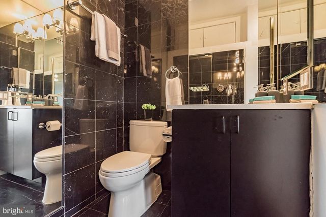 2302 17TH ST NW, Washington, DC 20009