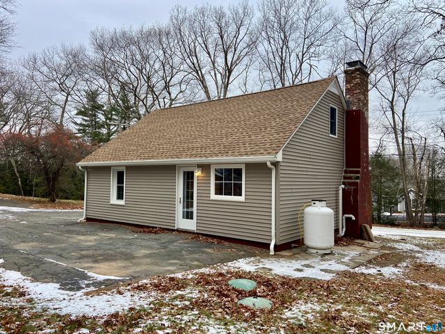 8 South Road, Ellington, CT 06029