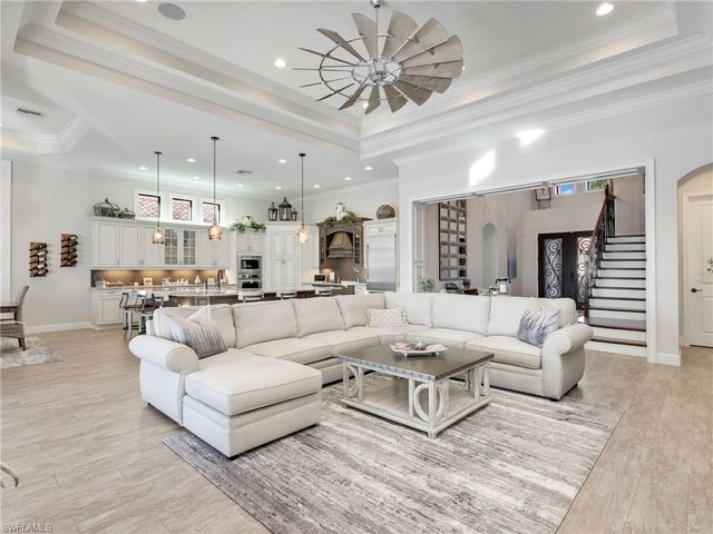 12757 Dundee LN, Naples, FL 34120