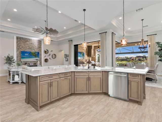 12757 Dundee LN, Naples, FL 34120