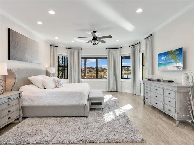 12757 Dundee LN, Naples, FL 34120