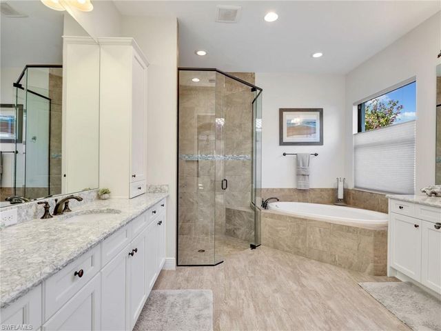 12757 Dundee LN, Naples, FL 34120