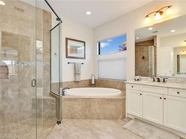 12757 Dundee LN, Naples, FL 34120