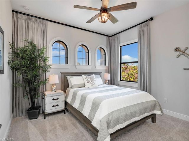 12757 Dundee LN, Naples, FL 34120