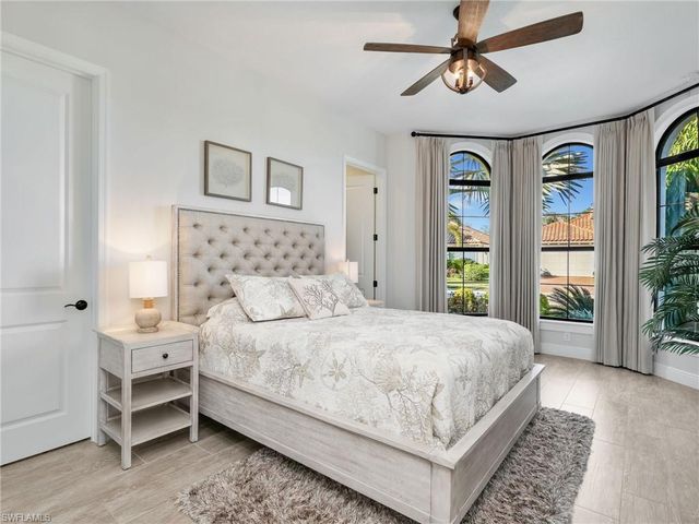 12757 Dundee LN, Naples, FL 34120