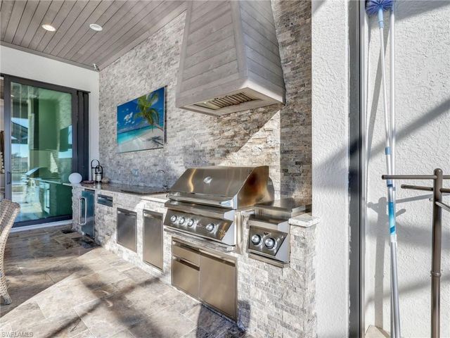 12757 Dundee LN, Naples, FL 34120