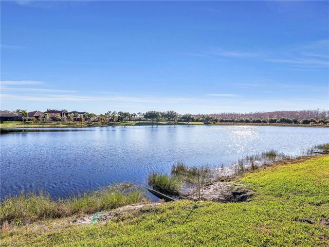 12757 Dundee LN, Naples, FL 34120