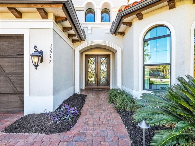 12757 Dundee LN, Naples, FL 34120