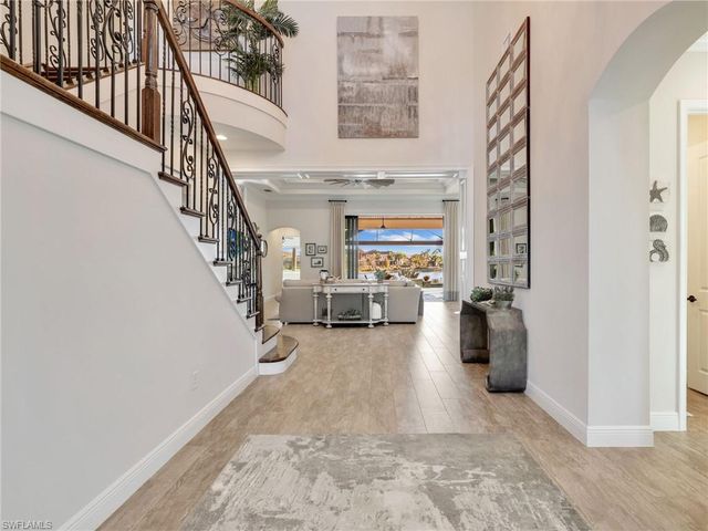 12757 Dundee LN, Naples, FL 34120