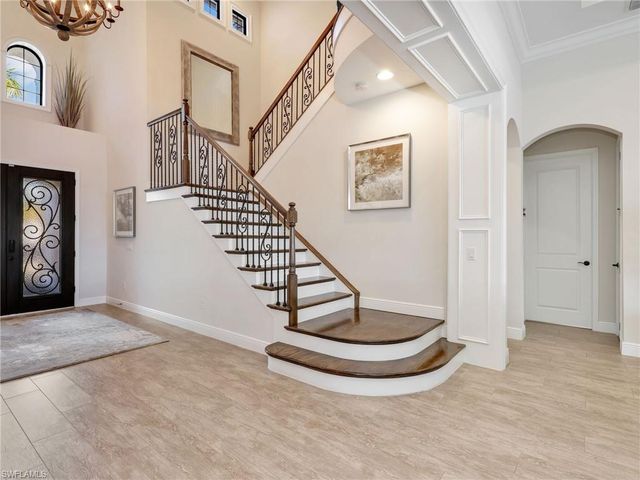 12757 Dundee LN, Naples, FL 34120