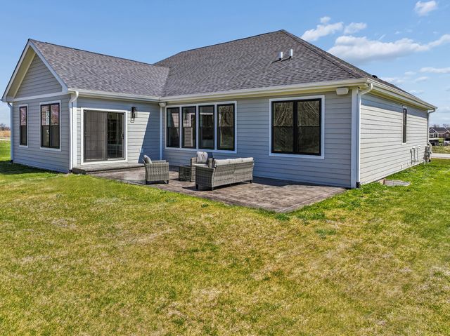 10208 Oakdale Drive, Huntley, IL 60142