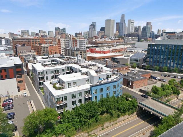 45 W 3rd St 305, Boston, MA 02127