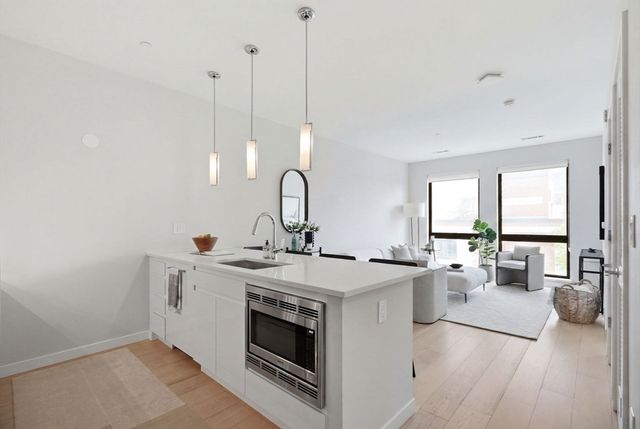 45 W 3rd St 305, Boston, MA 02127