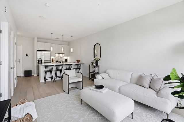 45 W 3rd St 305, Boston, MA 02127