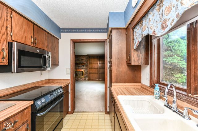 12346 Brompton Road, Carmel, IN 46033