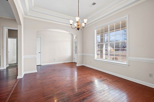 25 WOODMONT DR, Oakland, TN 38028