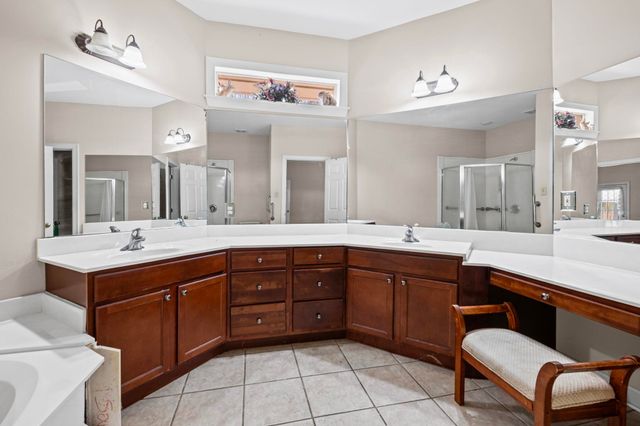 25 WOODMONT DR, Oakland, TN 38028