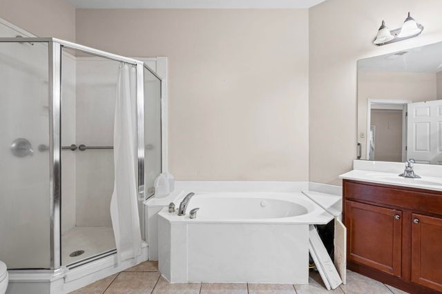 25 WOODMONT DR, Oakland, TN 38028