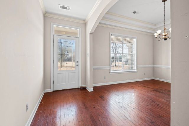 25 WOODMONT DR, Oakland, TN 38028