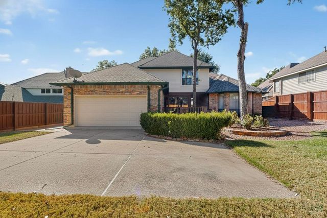 2115 Royal Dominion Court, Arlington, TX 76006