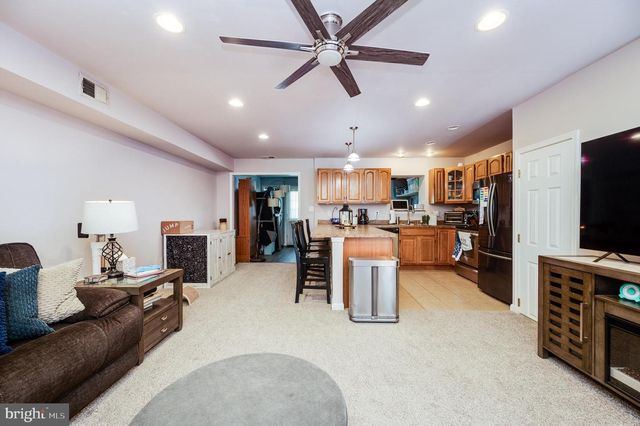 832 WOODCHUCK LN, Reading, PA 19606